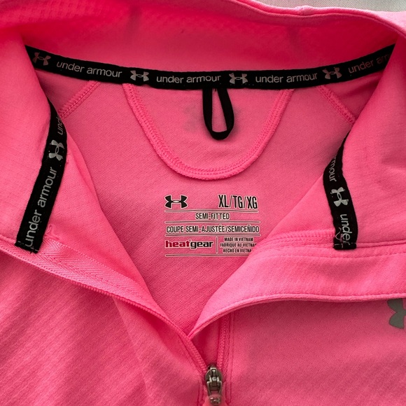 Under Armour women’s heat gear XL pull over shirts - 2 total - Picture 5 of 9